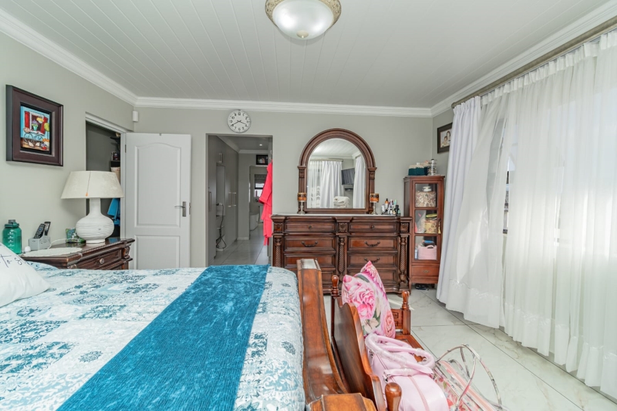 4 Bedroom Property for Sale in Monte Christo Western Cape